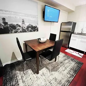 Apartment Beach Studio With Private Detached Bathroom, Toronto